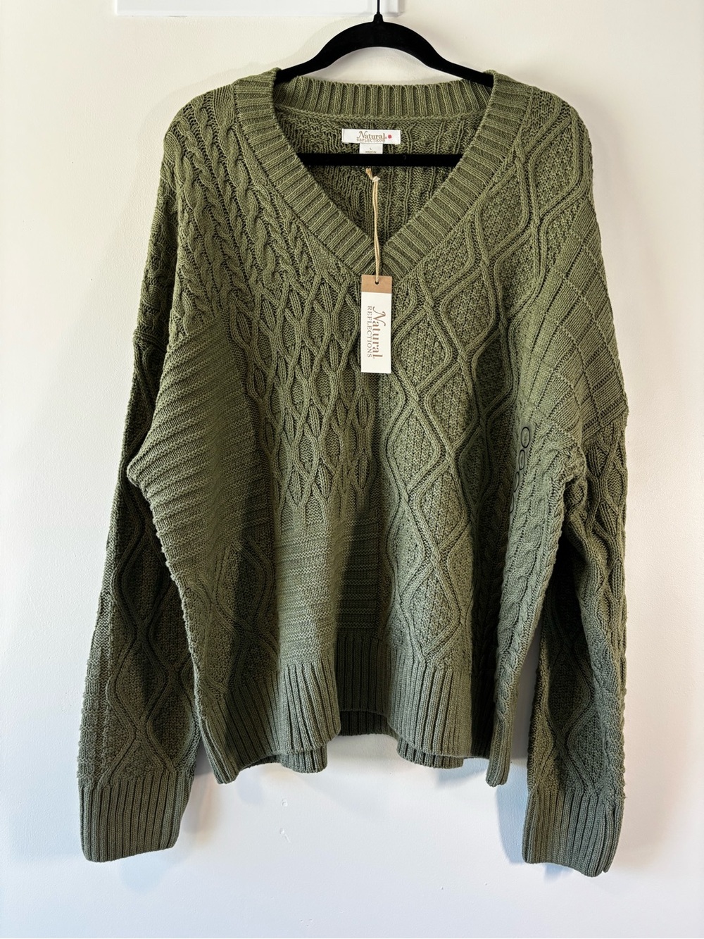 NWT Natural Reflections Olive Green Cable Knit V-Neck Sweater, Large